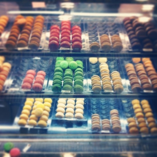 Oh baby...come to momma. My name is Wendi Hansen, and I am a macaron-aholic.